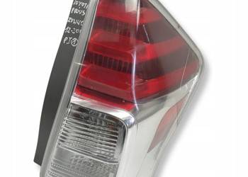 LAMPA PRAWA Toyota Prius V TYLNIA TYLNA prawy tył