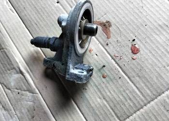 GOLF II 2 JETTA 2  1.8 UCHWYT MOCOWANIE PODSTAWA FILTRA OLEJU