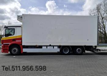 CHLODNIA  z windą Mercedes Antos 21320