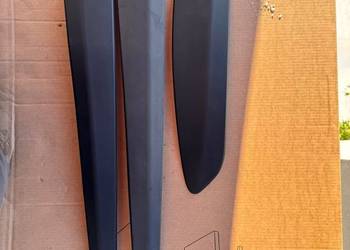 Listwy zewnętrzne Hyundai i10, lewy i prawy przód, prawy tył