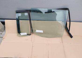 VW TOURAN 2009 SZYBA DRZWI PRAWY TYL