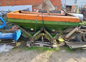 Rozsiewacz nawozu amazone ZAM 600 zam1501 piast czesci pias kabina cyklop