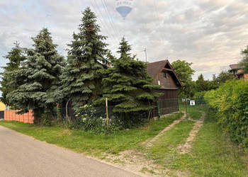 "Wiejskie Życie: Domek z Ogrodem w Feliksowie"