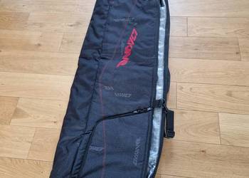 Pokrowiec na deskę, snowboard Dakine polecam