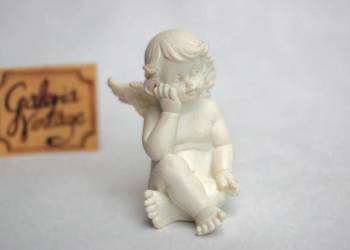 Biały anioł, aniołek, figurka z żywicy shabby chic vintage