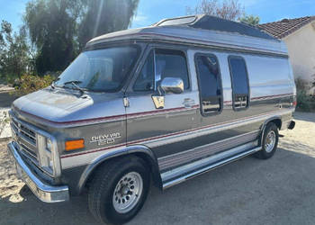 chevrolet G20 kamper RV B class z californii 93kmil