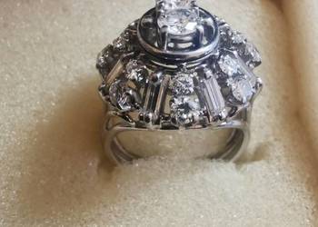 Pierścionek z białego złota pr 750 z diamentami