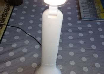 Ledowa lampka na biórko