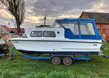 Łódź kabinowa jacht motorowy 6,8 m Libella President Volvo