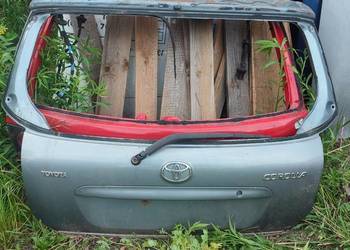 Toyota Corolla klapa tył