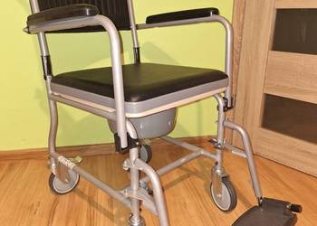 Wózek inwalidzki toaletowy  VITEA CARE