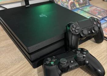 PlayStation 4 Pro 1TB *dwa pady* Stan bardzo dobry