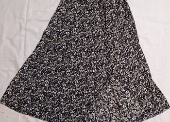 Spódnica długa na gumkę z guzikiem zapinanym