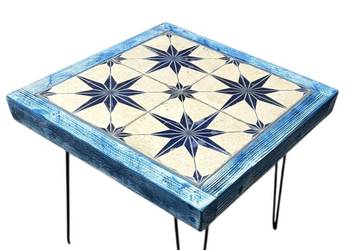 Stolik kawowy z drewna i płytek ceramicznych z motywem gwiazdy 48x48