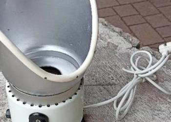 Zabytkowy inhalator do oddychania.