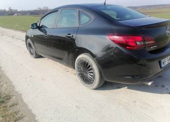 Opel Astra j 1.4 turbo plus lpg czarny met, sedan
