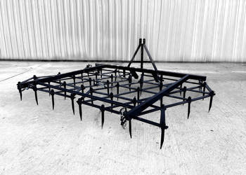 12 Brony polowe do ciągnika  Przeznaczone do przygotowania gleby pod siew: