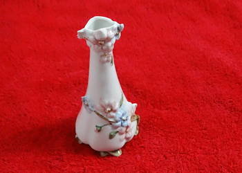 Elegancki Wazonik Vintage – Ręcznie Formowane Kwiaty