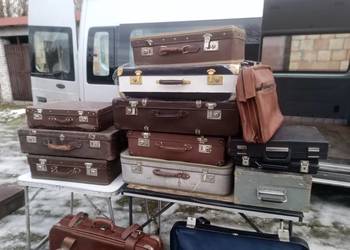 Walizka stara tekturowa z plastiku lub skóra sprzedam