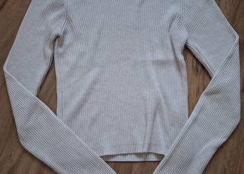 Beżowy sweter