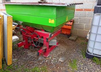 Rozsiewacz nawozu podwójny hydrauliczny Rozsiewacz nawozu podwójny hydrauliczny