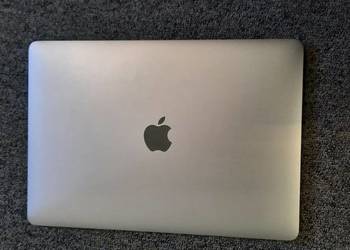 MACBOOK PRO 13" A1989 +ładowarka +pokrowiec
