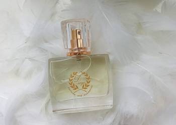 Perfum jak Carolina Herrera La Bomba
