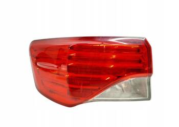 LAMPA TYŁ LEWA KOMBI LIFT USZKODZONA  Toyota Avensis III (2009-)