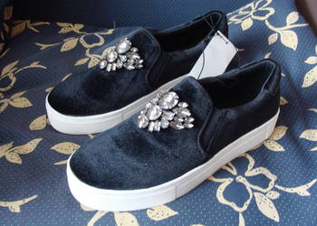 nowe czarne buty welur slip on zdobienia hm