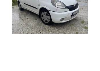 syndyk sprzeda Toyotę Yaris