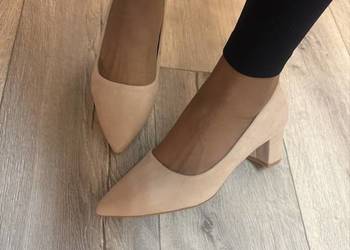 (40) Beżowe mega wygodne czółenka wieczorowe, Nowe