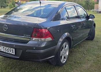 Opel Astra 2010 rok