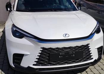 Lexus LBX nowy 2025 produkcja hybryda czarny i biała perła