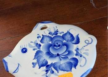 Świnka. Porcelana.  Do powieszenia.
