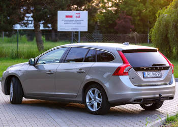 Volvo V60 D6 AWD Plug-in Hybrid Summum
