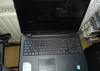 Laptop DELL inspiron 17" windows 8 uszkodzony