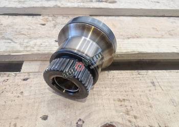 Wałek skrzyni biegów John Deere 6155M