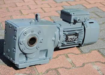 Motoreduktor kątowy 1.1kw. 45obr./min. z hamulcem. SEW