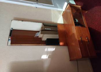 Toaletka z lustrem z PRL