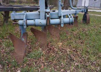 pług podorywkowy 7 skibowy