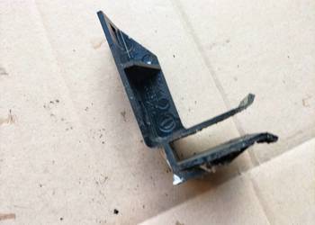 AUDI 80 B4 80B4 UCHWYT WSPORNIK MOCOWANI ZDERZAKA PRZÓD PRZEDNIEGO