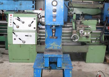 Prasa hydrauliczna WMW VEB ZEULENRODA PYTE 3,15.  .  ZOBACZ FILM PRACE MASZ
