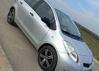 Toyota Yaris 2 1.0 2010r