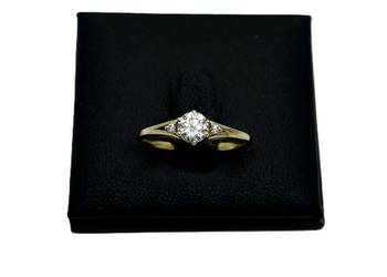 Złoty Pierścionek pr 333 1,16g