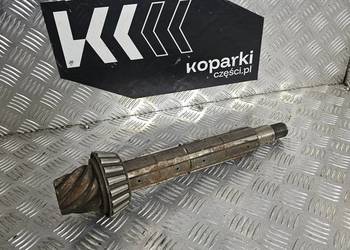 Wałek atakujący zębnik Case 580F (K964846)