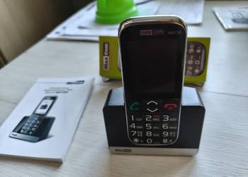 Telefon dla seniora MaxCom MM720 BB ze stacją dokującą + gratisy