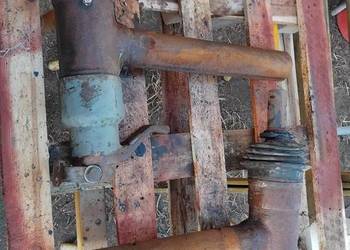 Sprzedam miękką oś do c 4011 c 355 c 360  ( wkłady)