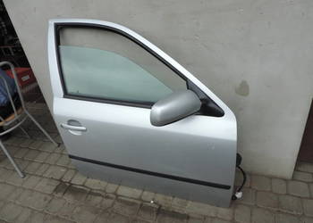 SKODA OCTAVIA 1 HB 5D DRZWI PRAWY PRZÓD