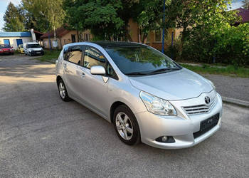 Toyota Verso EXECUTIVE. ksenon, panorama, kamera, 7 osób