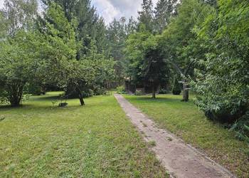 Działka budowlana 1798 m² + domek gospodarczy 37 m²